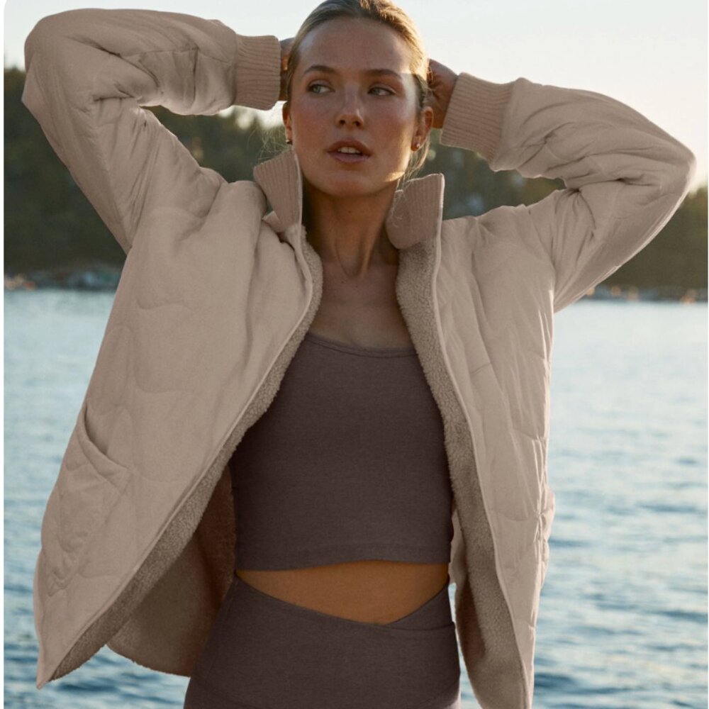 Beyond Yoga Sandstone Quilted Puffer Jacket with Sherpa Trim